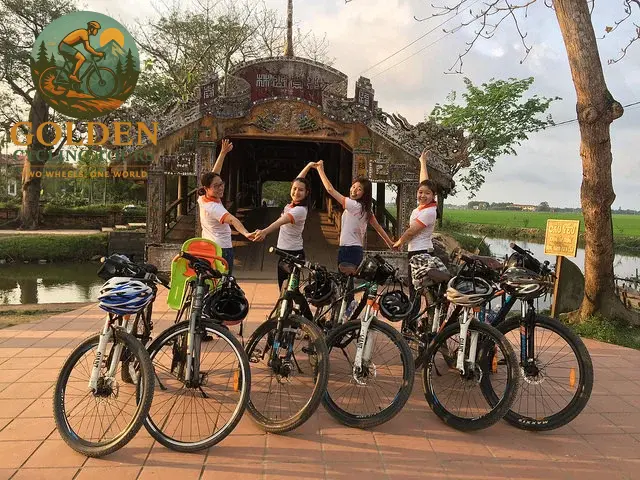 Hue Countryside Discovery: Thanh Toan Bridge & Chuon Lagoon Biking Tour